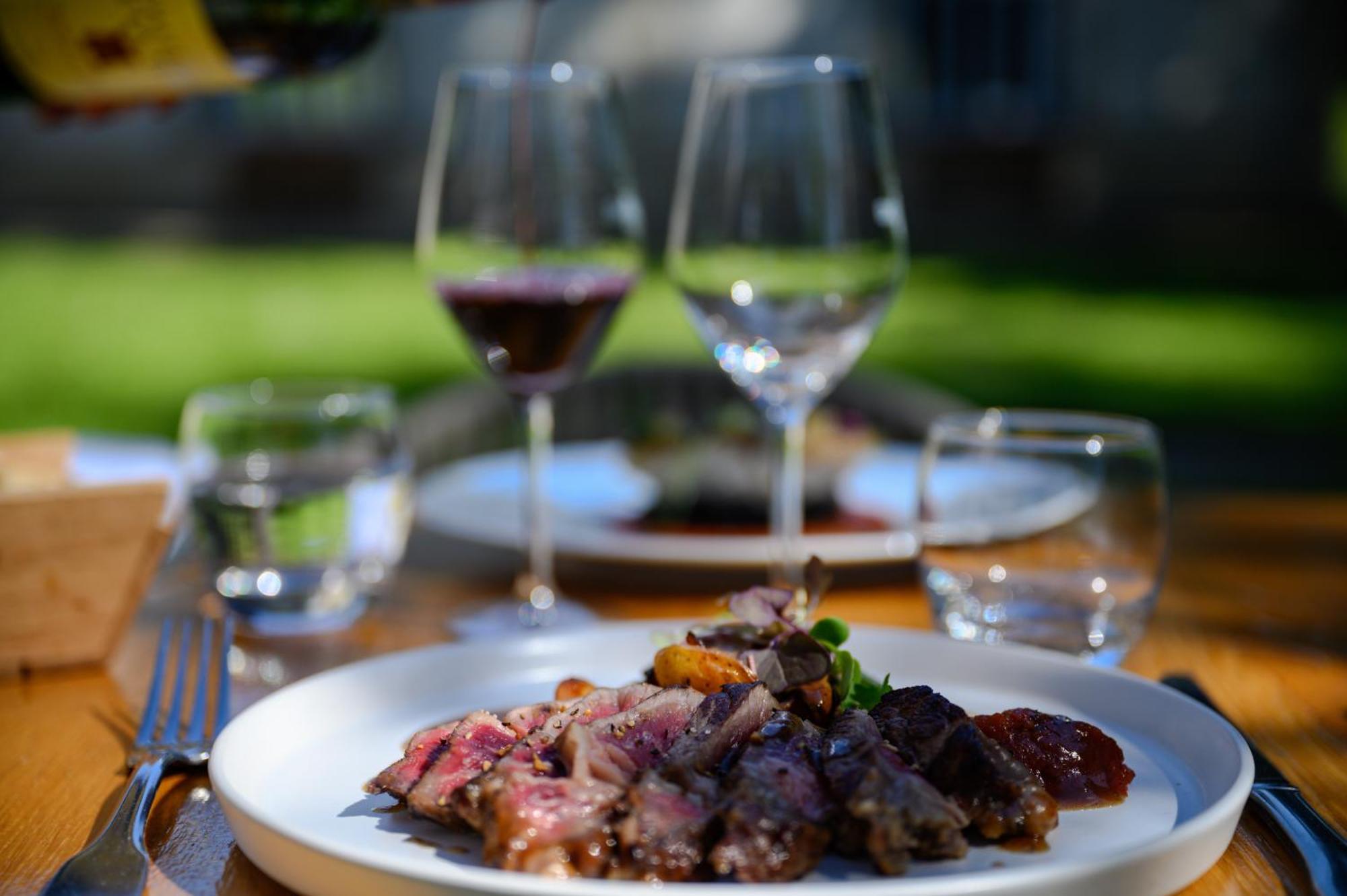 Pey La Tour - Logis Hotels & Restaurant Salleboeuf Εξωτερικό φωτογραφία