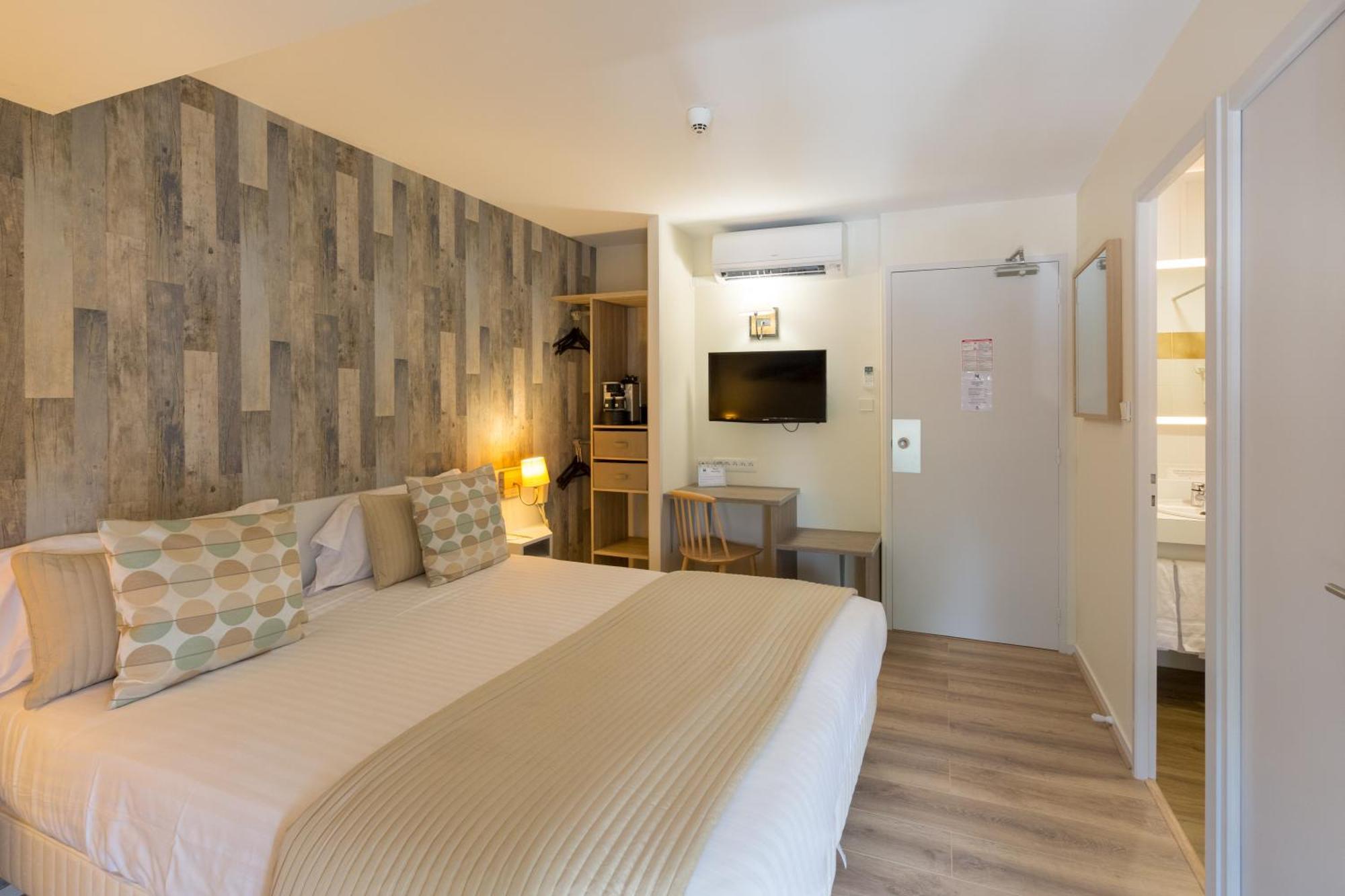 Pey La Tour - Logis Hotels & Restaurant Salleboeuf Εξωτερικό φωτογραφία