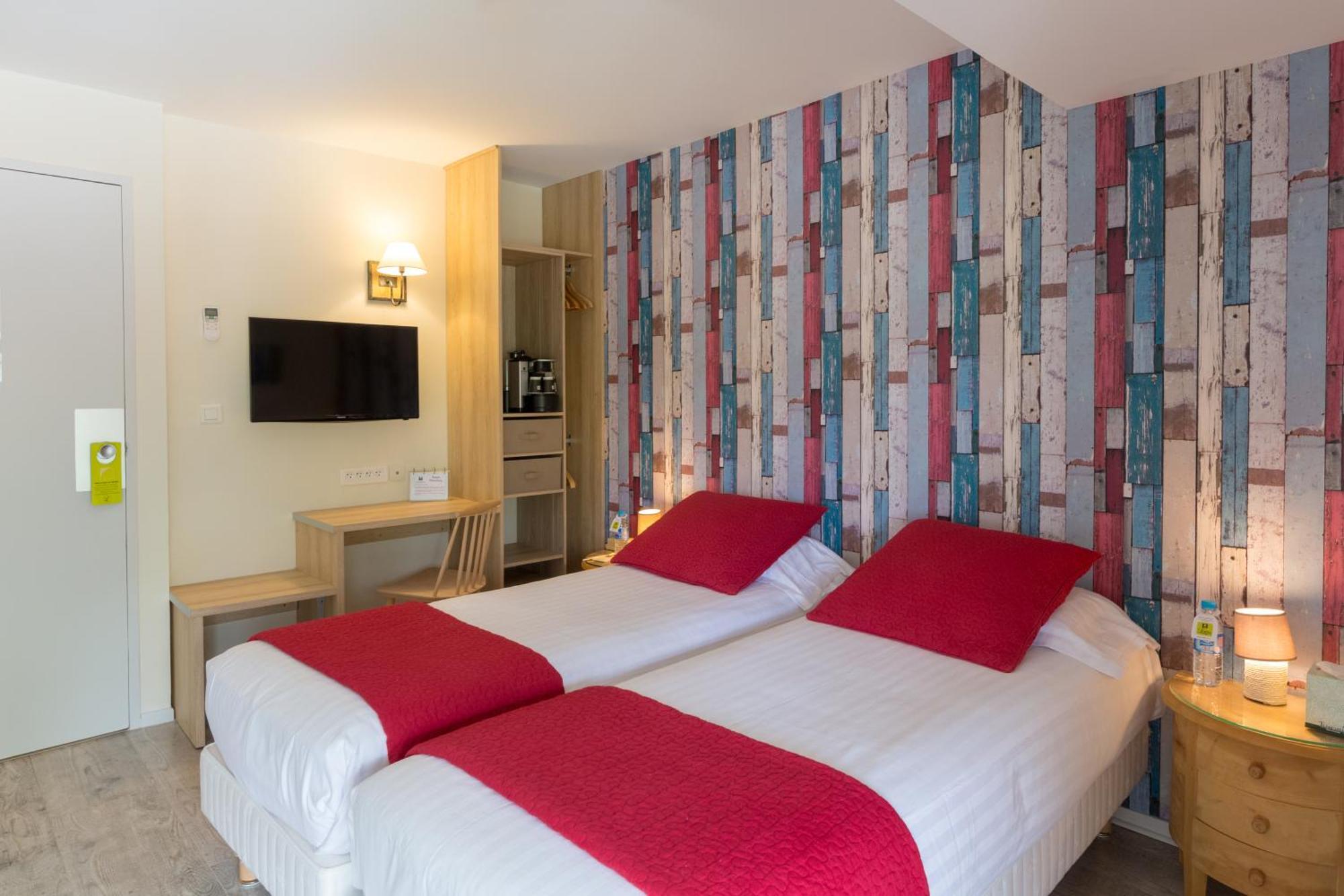 Pey La Tour - Logis Hotels & Restaurant Salleboeuf Δωμάτιο φωτογραφία
